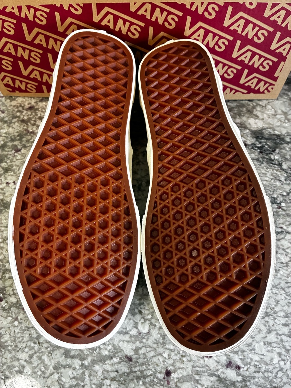 Women’s Vans Cream Slip-On Sneakers with Floral/Marshmallow  print - Picture 15 of 16